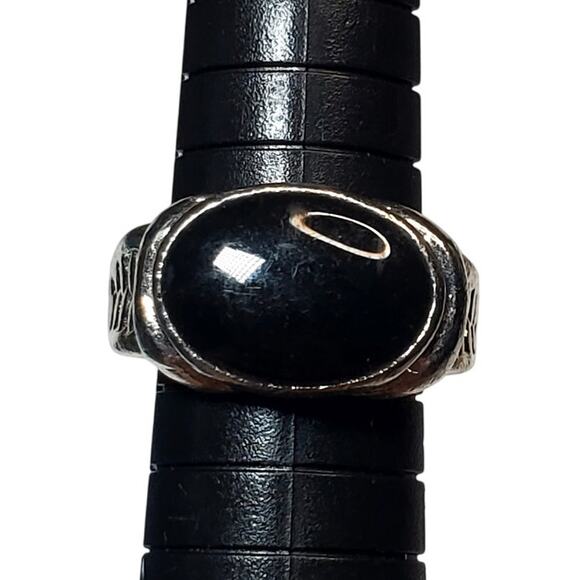 Silver Tone Ring Black Oval Enamel Cabochon Sz 7 - Picture 1 of 5